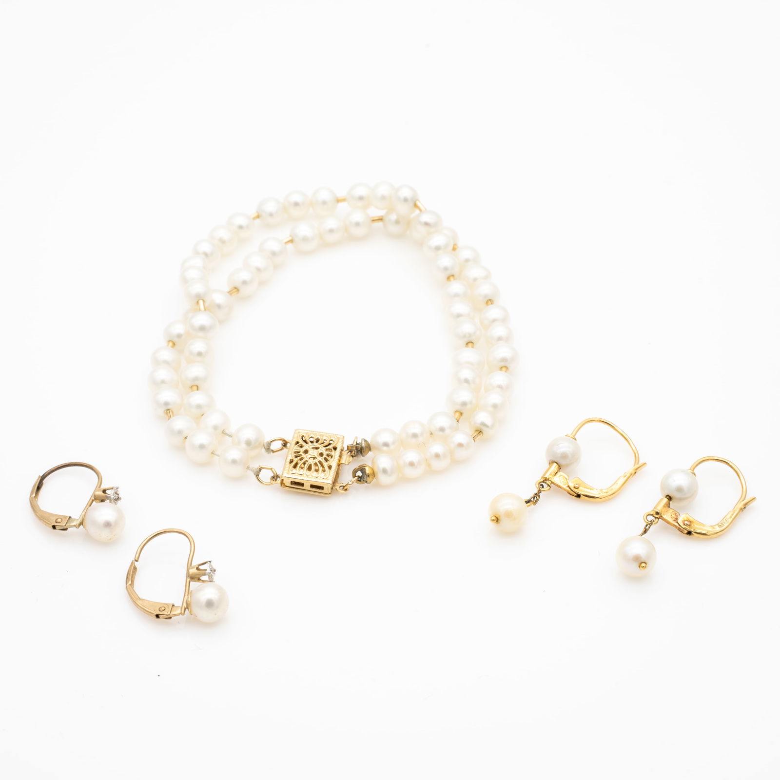 Cultured Pearl Lot, 14k Gold Bracelet, 18k Gold and 10k Gold Pearl Earrings (1 of 6)