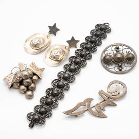 Lot of Vintage Mexican Sterling Silver Jewelry Bracelets Brooches and Earrings, Cowboy (1 of 10)