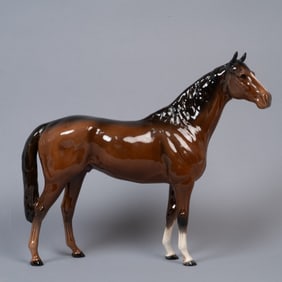 Uncommon Large Beswick England Porcelain Horse Figurine, Glossy Bay Thoroughbred