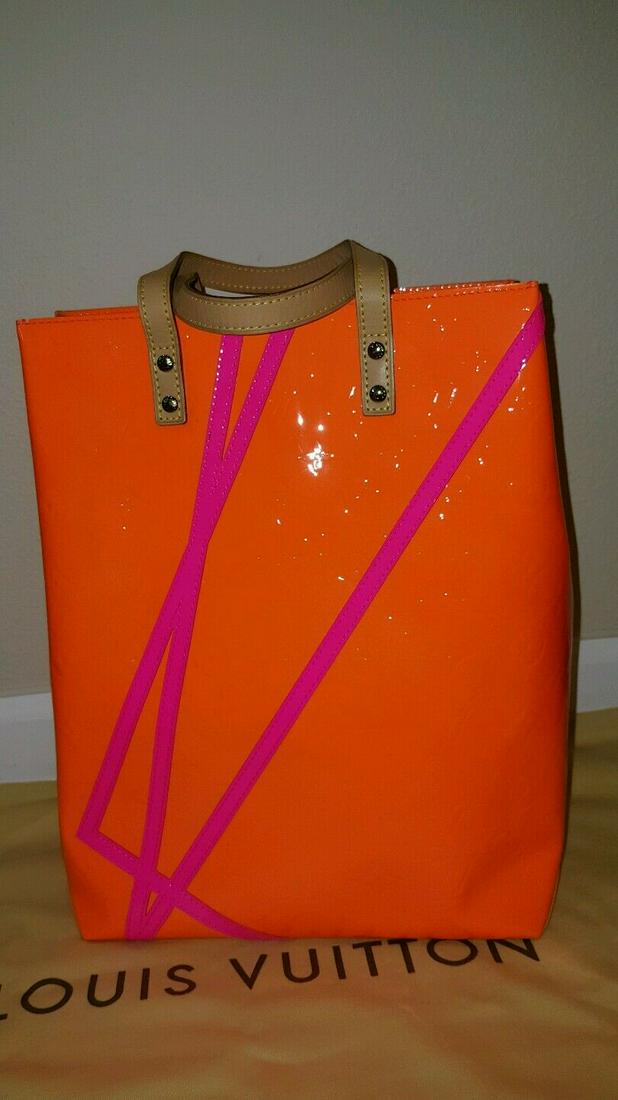 My poupette Authentic LOUIS VUITTON VERNIS ORANGE/PINK: My poupette Authentic LOUIS VUITTON VERNIS ORANGE/PINK READE MM ROBERT WILSON EXC Pre-owned: An item that has been used or worn previously. See the consignor's full listing description for more detail