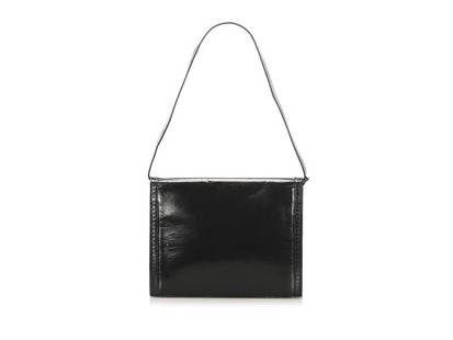 Leather Shoulder Bag: Leather Shoulder Bag SKU: RBJ1BYSSH023-1 Condition: Pre-Owned Note: All Sales are final. Need more pics? Please do not hesitate to ask if you have any question or inquiry regarding this item.