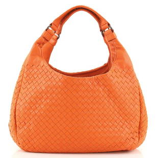 Bottega Veneta Campana Hobo Intrecciato Nappa Small: Bottega Veneta Campana Hobo Intrecciato Nappa Small CLAIR CODE: HB.BV.CAMH.INN.SM Item No: 121292/305 Brand Code: 125787 V0016 7561 EPEV 2011 509 A SIZE AND FIT: 13"W x 8"H x 6"D, 8"