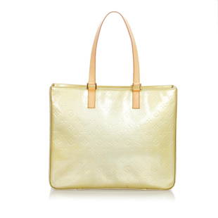 Louis Vuitton Vernis Columbus: Louis Vuitton Vernis Columbus Condition Quality: Fair Color: Brown Height: 12 in. Length: 14.75 in. Material: Leather Width: 3.25 in. Item Condition: Pre Owned SKU: SHG-22087 
