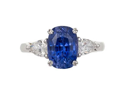 Vintage Platinum 4.73ct Blue Sapphire and Diamond Ring: Vintage Platinum 4.73ct Blue Sapphire and Diamond Ring SKU: RBJ382-3-4876-01C9A Condition: Pre-Owned Metal: Platinum Stone: Sapphire and Diamond Size and Fit: Ring Size: 6, Width at top:
