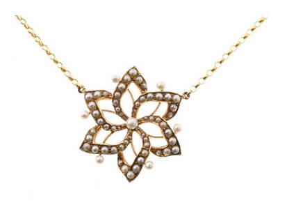 14K Yellow Gold With Pearl Open Flower Necklace: 14K Yellow Gold With Pearl Open Flower Necklace SKU: RBJ364-401-1664-01C9A Condition: Pre-Owned Metal: Yellow Gold Stone: Pearl 14K Yellow Gold with Pearl Open Flower Necklace Features:Gender: