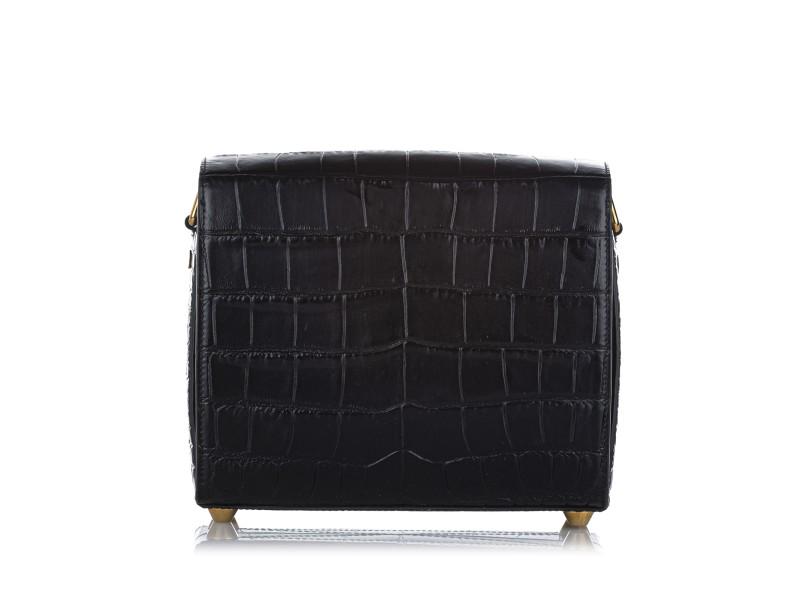 Alex 21.5 Box Embossed Leather Shoulder Bag: Alex 21.5 Box Embossed Leather Shoulder Bag SKU: RBJFF1CAQSH002 Brand: Alexander McQueen Condition: Pre-Owned The Alex 21.5 box shoulder bag features an embossed leather body, an adjustable flat shoul
