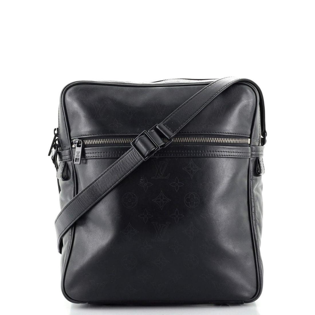 Louis Vuitton Clarkson Messenger Bag Monogram Shadow Leather: Louis Vuitton Clarkson Messenger Bag Monogram Shadow Leather RBJ No: HB.LV.CLKS.MSHD Item No: 131226/1 Brand Code: CA0092 SIZE AND FIT: 10"W x 11.5"H x 4.5"D, 18-22" strap drop Exterior Color: Black