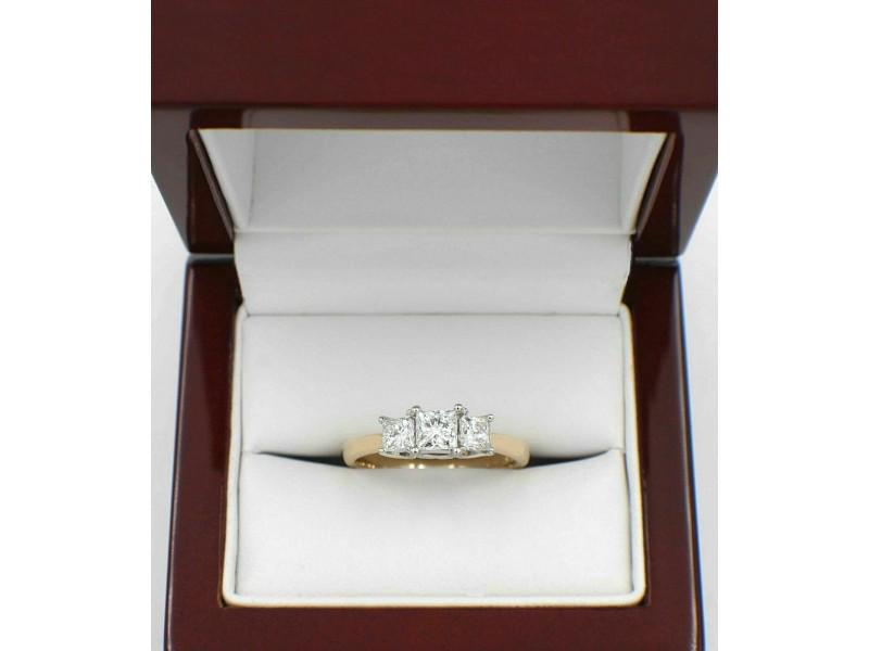 Leo Diamond Engagement Ring 3 Stone Princess 1.04 Ct G SI1 14k Gold $4,000 Value: Leo Diamond Engagement Ring 3 Stone Princess 1.04 Ct G SI1 14k Gold $4,000 Value Product Code: 202959077607-E Brand: Other Condition: Pre-Owned Model: 202959077607-E Reference: no Item Specifics:B