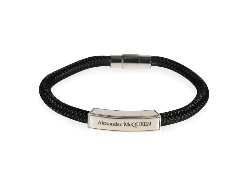 Alexander McQueen Cordino Silver Tone Bracelet: Alexander McQueen Cordino Silver Tone Bracelet Product Code: 255585440370-E Brand: Alexander McQueen Condition: Pre-Owned Model: 255585440370-E Alexander McQueen Cordino Silver Tone BraceletItem Speci