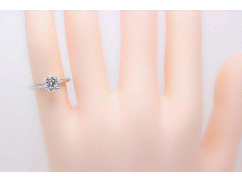 Leo Diamond Engagement Ring Round 1.00 Ct H SI1 14k White Gold $11,000 Retail: Leo Diamond Engagement Ring Round 1.00 Ct H SI1 14k White Gold $11,000 Retail Product Code: 184231989332-E Condition: Pre-Owned Metal: White Gold Stone: Diamond SKU: 184231989332-E