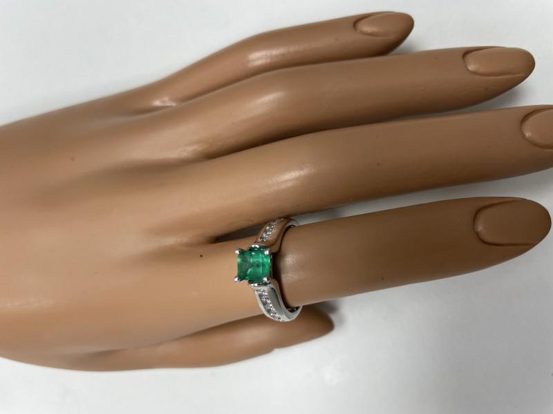 Emerald And 1/5 Ct.TW. Diamond Engagement Ring In 14K White Gold: Emerald And 1/5 Ct.TW. Diamond Engagement Ring In 14K White Gold RBJ no: 14KWHITEGO-628406817CC0B Condition: Never Worn Final Sale: THIS ITEM IS FINAL SALE AND NOT RETURNABLE.