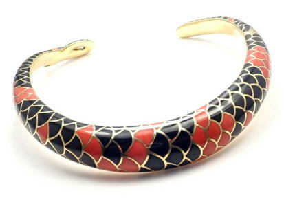 Authentic! Angela Cummings 18k Gold Red Black Coral Snakeskin Collar Necklace: Authentic! Angela Cummings 18k Gold Red Black Coral Snakeskin Collar Necklace Product Code: 133001785686-E Brand: Angela Cummings Condition: Pre-Owned Model: 133001785686-E Size and Fit: Length: 16" <