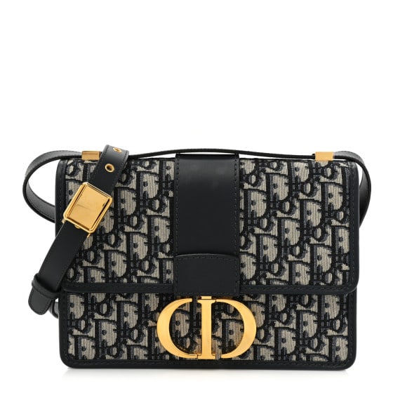 Christian Dior Oblique 30 Montaigne Flap Bag Blue: Christian Dior Oblique 30 Montaigne Flap Bag Blue SKU no: RBJ1377567 Brand: CHRISTIAN DIOR Condition: Excellent Condition Details: Hardware: Scratch(es), Exterior: Marks, surface wear Year: Unknown