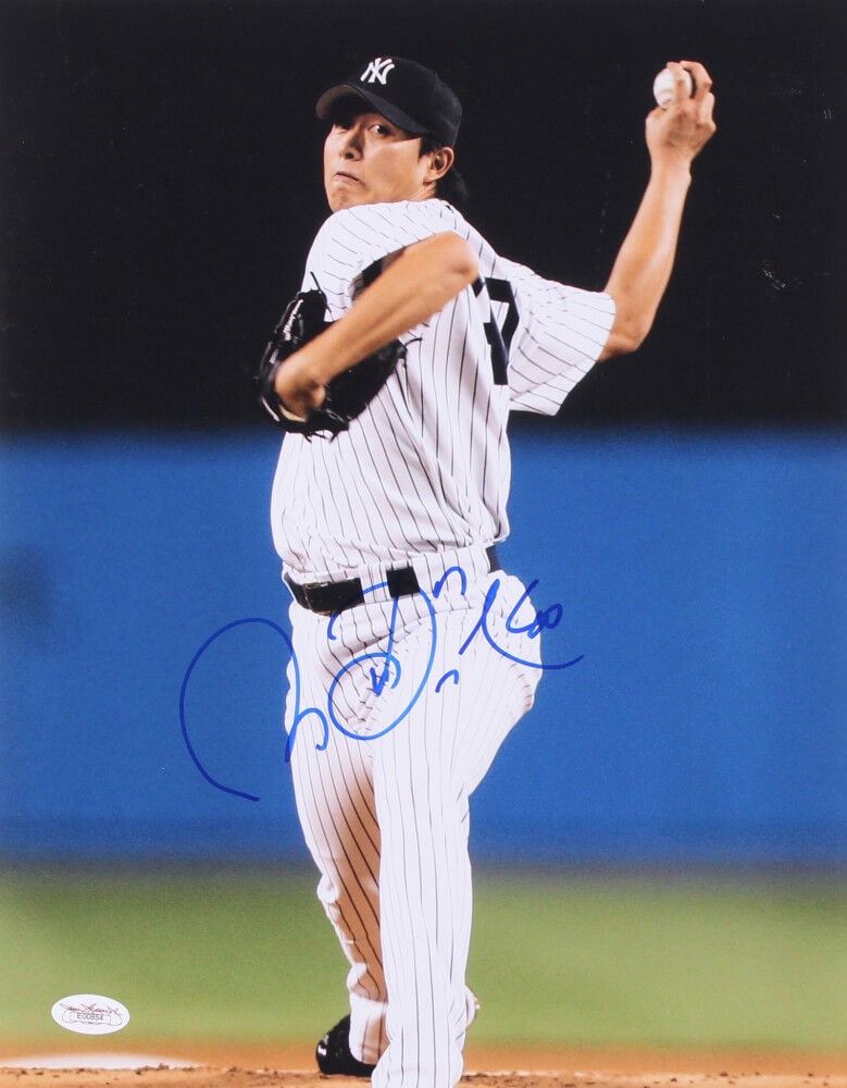 CHIEN-MING WANG SIGNED 11x14 GAME ACTION PITCHING PHOTO NY YANKEES w/ JSA COA: CHIEN-MING WANG SIGNED 11x14 GAME ACTION PITCHING PHOTO NY YANKEES w/ JSA COA CHIEN-MING WANG SIGNED 11x14 GAME ACTION PITCHING PHOTO NY YANKEES w/ JSA COA SKU no: RBJ7243274125400