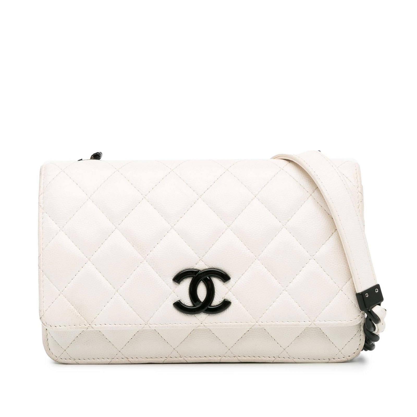 Chanel Caviar My Everything Wallet: Chanel Caviar My Everything Wallet on Chain Condition Quality: Exterior Front stained with Other. Exterior Back stained with Other. Exterior Bottom stained with Other. Exterior Handle stained with Oth