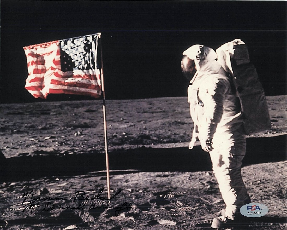 chris hadfield signed 8x10 photo: chris hadfield signed 8x10 photo PSA/DNA autographed astronaut CHRIS HADFIELD signed 8x10 photo PSA/DNA Autographed Astronaut SKU no: RBJ7992846155864