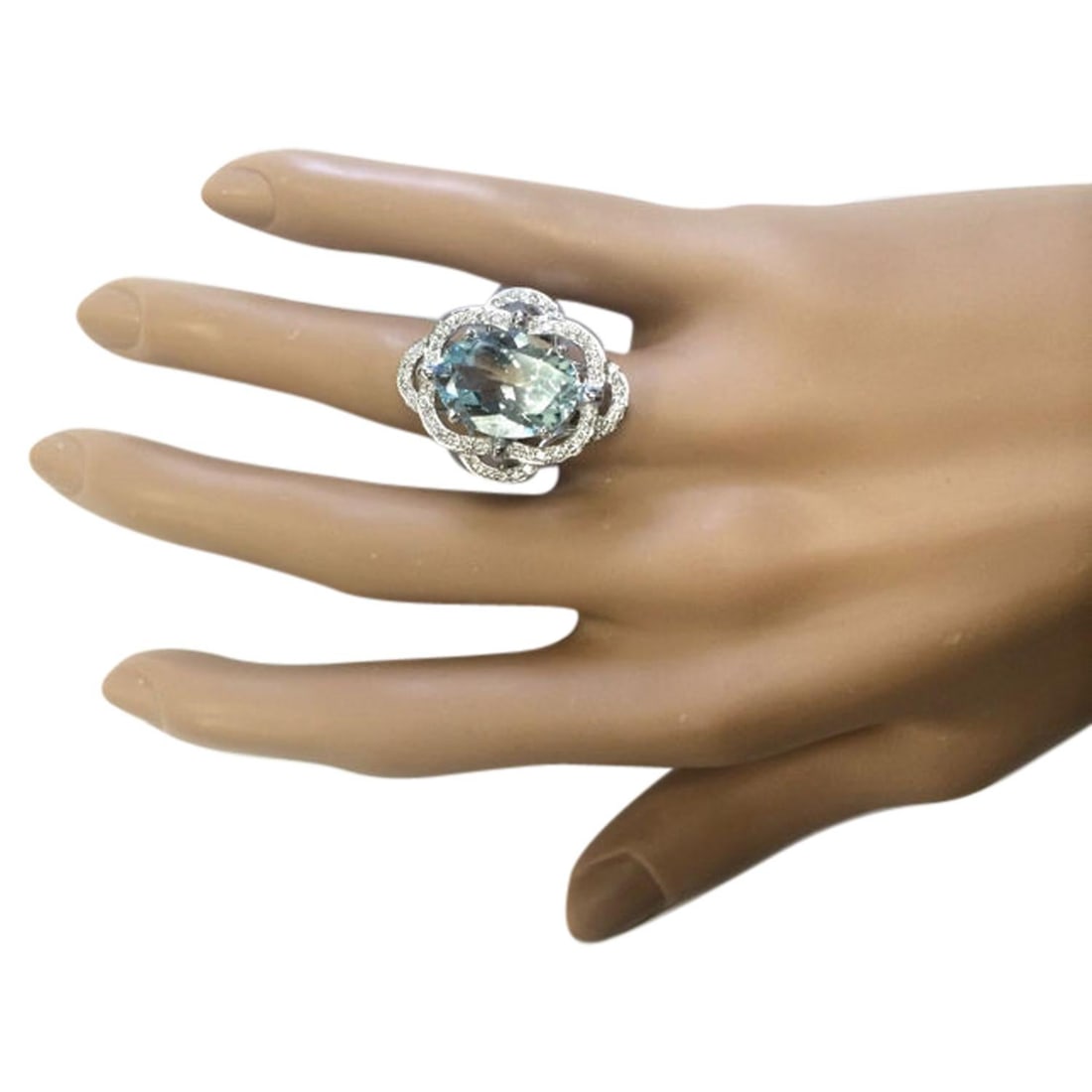 Aquamarine Diamond Ring 14K White Gold: Natural Aquamarine Diamond Ring 14K White Gold Ring Size: 7 US, Resizable Metal: 14k Gold, White Gold Stone: Aquamarine, Diamond Stone Cut: Oval Cut Place of Origin: United States Period: 2010- Date o