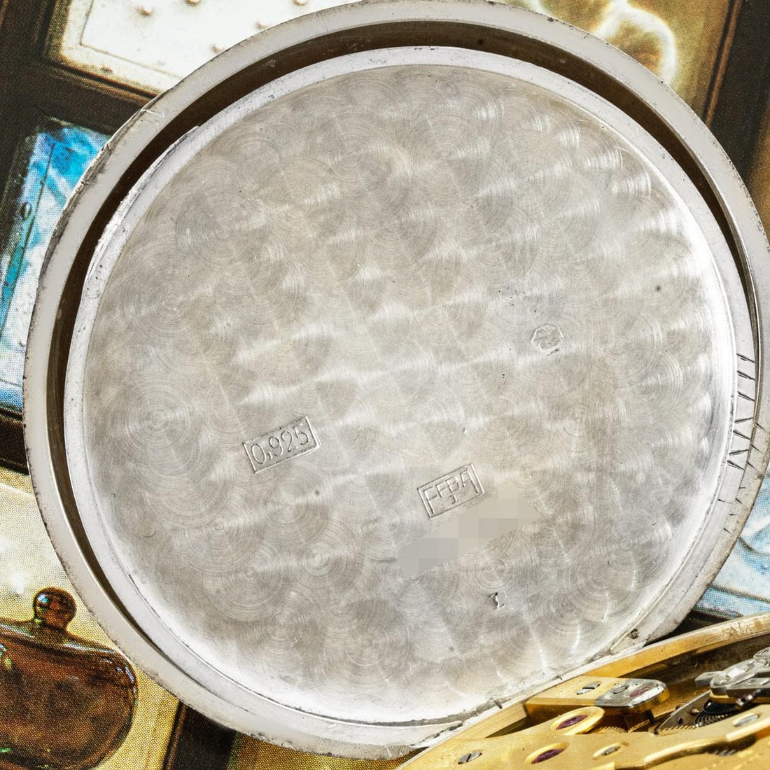 Vacheron & Constantin Rare Silver Military: Vacheron & Constantin Rare Silver Military Deck Watch C1941 Brand: Vacheron Constantin Case Material: Silver Case Shape: Round Movement: Manual Wind Case Dimensions: Diameter: 2.29 in (58 mm) Plac