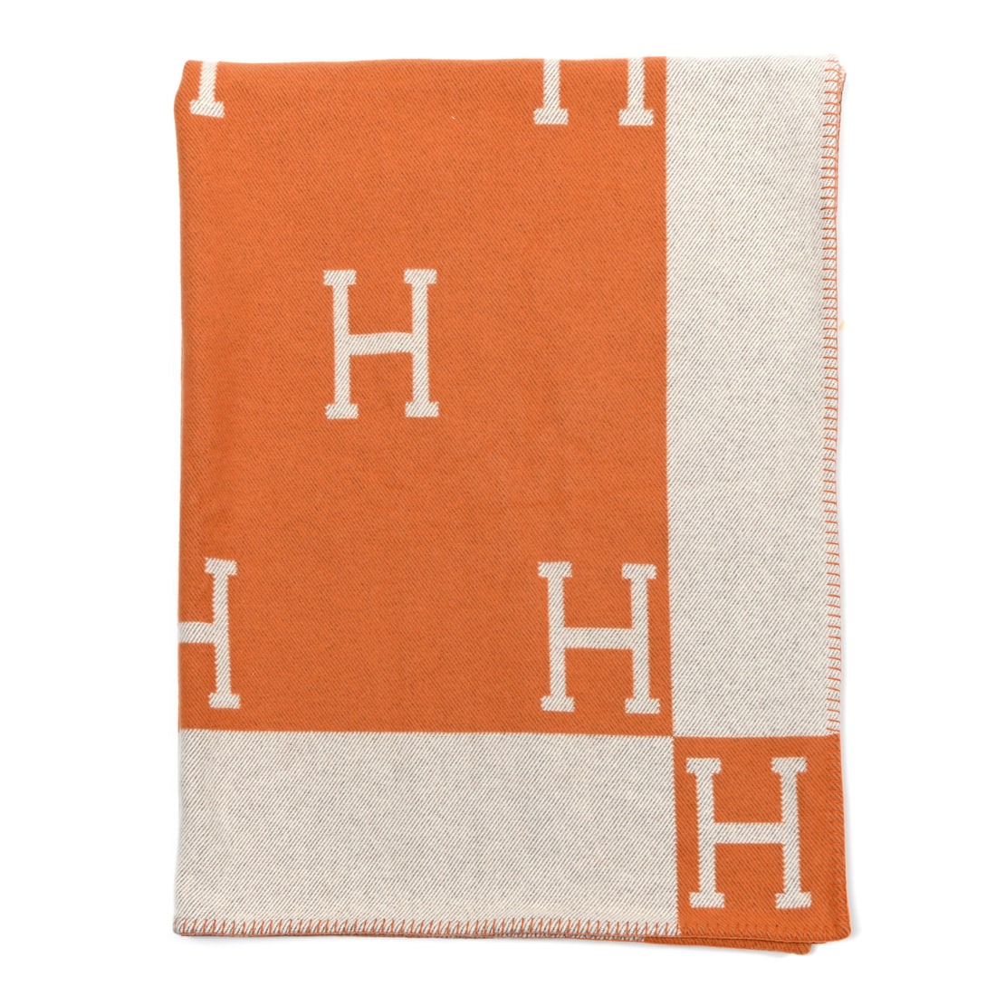 Hermes Wool Cashmere Signature Classic Avalon: Hermes Wool Cashmere Signature Classic Avalon Blanket Ecru Potiron Brand: HERMES Condition: Excellent Condition Details: Exterior: Pilling, , Box Length: 53 in Height: 66 in SKU no: RBJ 1495285 <b
