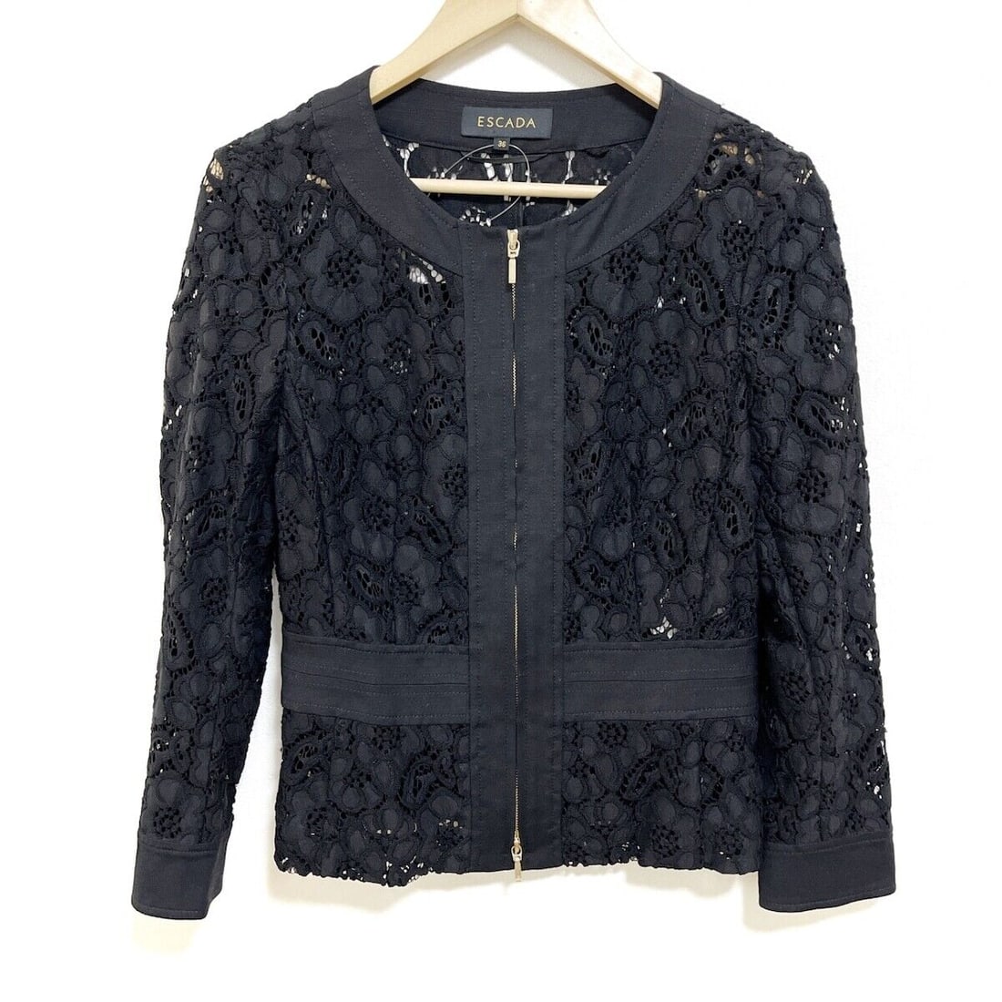Auth ESCADA - Black Jacket: Auth ESCADA - Black Jacket Condition: Pre-owned Brand: ESCADA Style: Jacket Color: Black Outer Shell Material: Please see the photo of the quality tag ConditionRank: 6 Department: <br