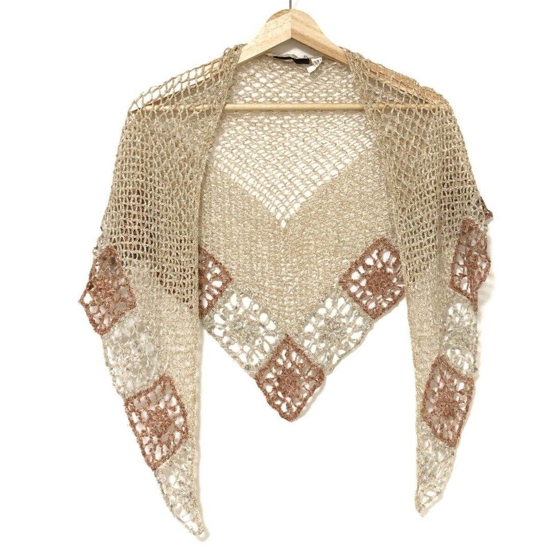 Auth ANNA SUI - Beige Red: Auth ANNA SUI - Beige Red Cotton Acryl Nylon Scarf Condition: Pre-owned Brand: ANNA SUI Style: Scarf Color: Beige, Red Material: Cotton, Acryl, Nylon ConditionRank: 7 Type: Scarf