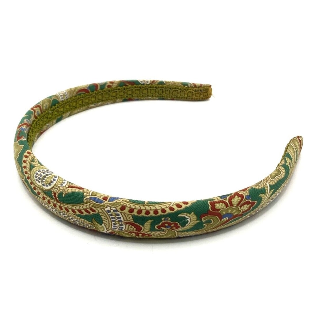Auth ETRO - Cream Green Multi: Auth ETRO - Cream Green Multi Chemical Fiber Other Jewellery Condition: Pre-owned Brand: ETRO Style: Other Jewellery Color: Cream, Green, Multi Material: Chemical Fiber Note: This will be shipped