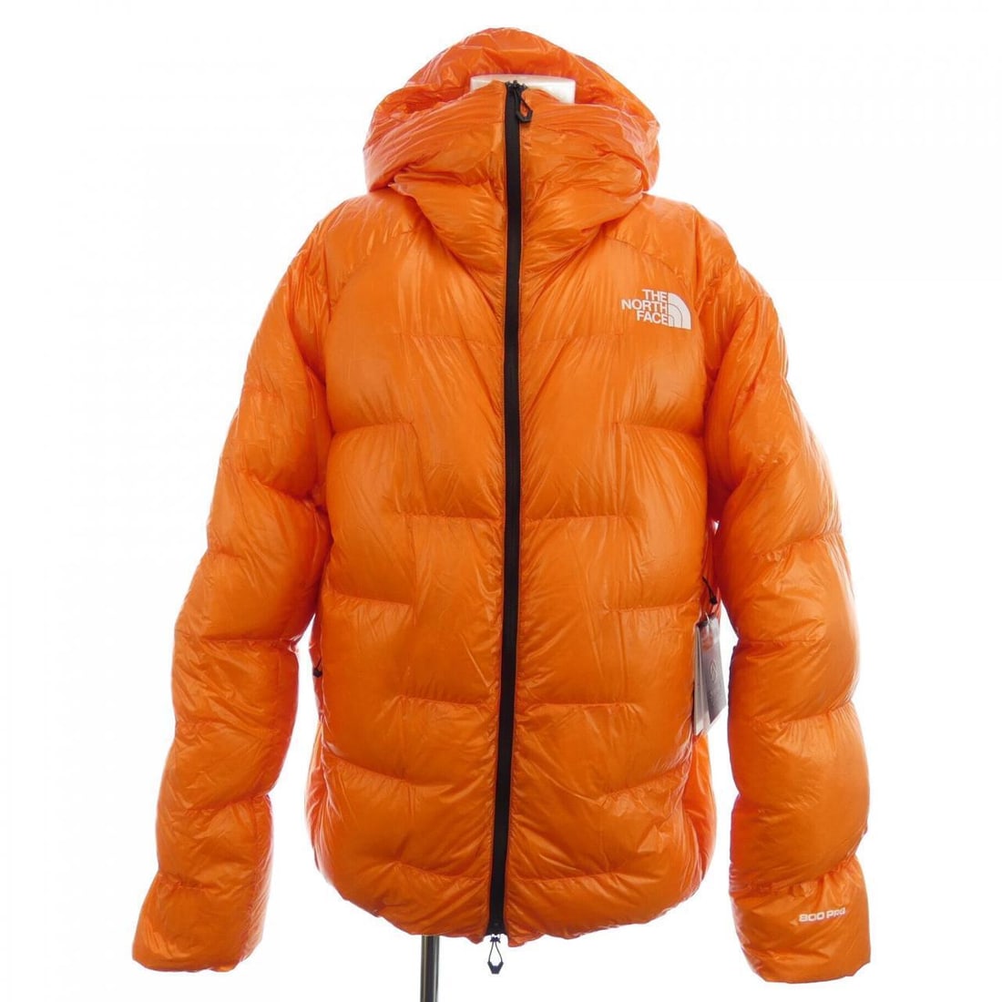 Authentic THE NORTH FACE Down Jackets: Authentic THE NORTH FACE Down Jackets #241-003-501-2479 Condition: Pre-owned Brand: THE NORTH FACE Style: JACKET Color: Orange Outer Shell Material: See Image Gender: Mens Size: M <br