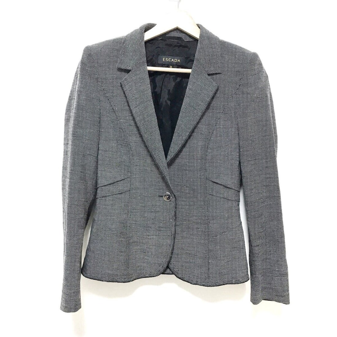 Auth ESCADA - Black White: Auth ESCADA - Black White Jacket Condition: Pre-owned Brand: ESCADA Style: Jacket Color: Black, White Outer Shell Material: Please see the photo of the quality tag ConditionRank: 6 Depart