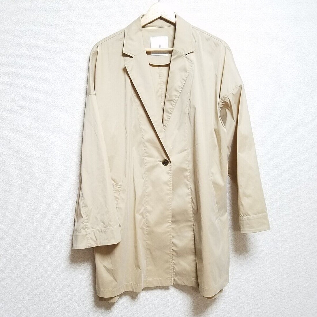 Auth MORABITO - Beige Coat: Auth MORABITO - Beige Coat Condition: Pre-owned Brand: MORABITO Style: Coat Color: Beige Outer Shell Material: Please see the photo of the quality tag Accessories: None ConditionRank: 6+