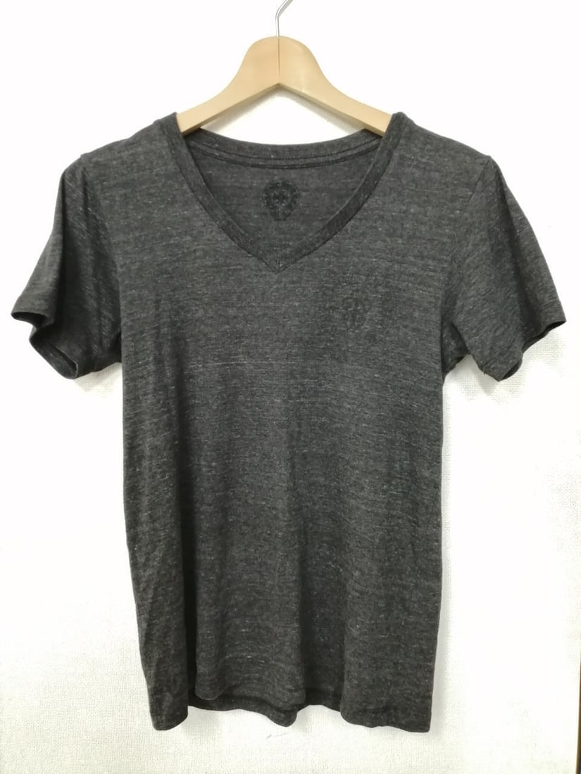 CHROME HEARTS Model number: gray Back: CHROME HEARTS Model number: gray Back print T-shirt Condition: Pre-owned Brand: CHROME HEARTS Country: Japan SN: MOR_0820 Sleeve Length: Short Sleeve Style: NA Theme: NA Type: T-