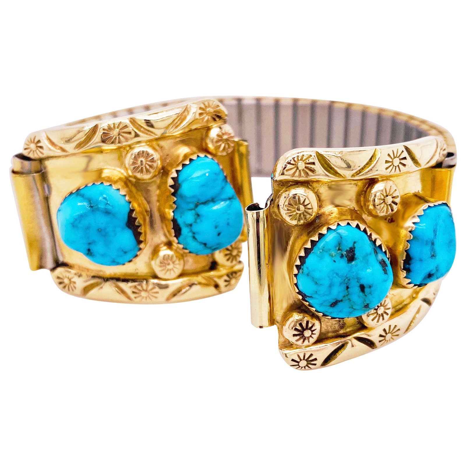 Turquoise Gold Watch Tips, 14 Karat: Turquoise Gold Watch Tips, 14 Karat Yellow Gold, Turquoise Nugget in 14k Gold Case Material: 14k Gold, Yellow Gold Stone: Turquoise Stone Cut: Round Cut Weight: 63.4 g Case Dimensions: Width: 1.19 in 