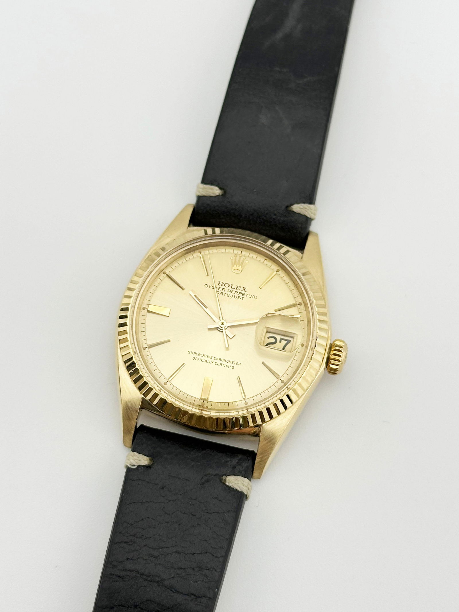 Rolex Datejust 1601 Champagne Pie Pan: Rolex Datejust 1601 Champagne Pie Pan Doorstop Dial Leather Strap Creator: Rolex Case Dimensions: Diameter: 1.42 in (36 mm) Period: 1960-1969 Date of Manufacture: 1961 Condition: Excellent Additions o