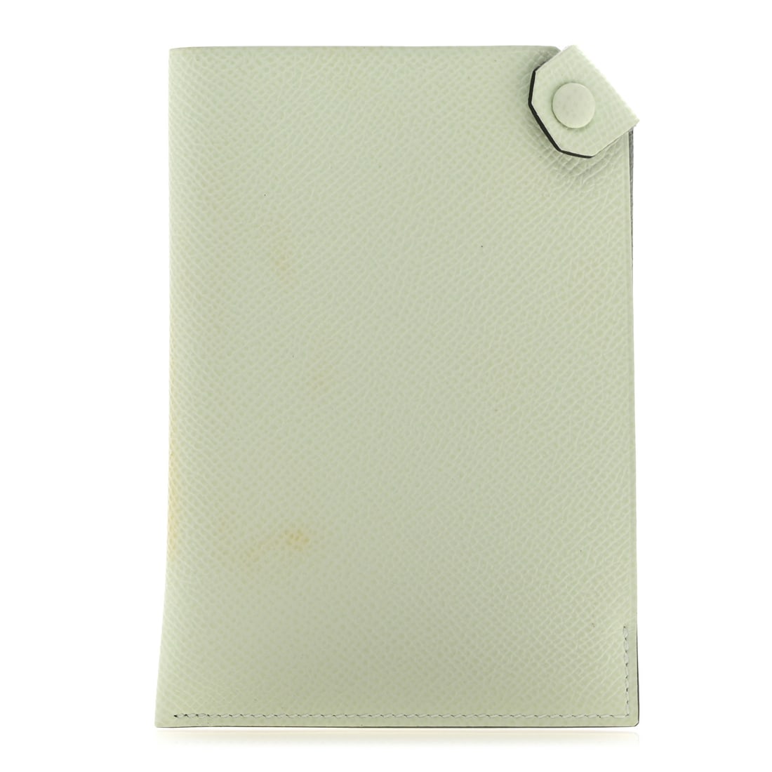 Hermes Epsom Tarmac PM Passport Holder: Hermes Epsom Tarmac PM Passport Holder Vert Fizz Brand: HERMES Condition: Shows Wear Condition Details: Exterior: Marks, stain(s), Interior: Surface wear, pilling, , Box Length: 4 in Height: 5.5 in <b