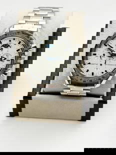 Omega Speedmaster Moonphase 3575.20.00 42mm Stainless: Omega Speedmaster Moonphase 3575.20.00 42mm Stainless Steel Box Paper Creator: Omega Case Material: Steel, Stainless Steel Case Dimensions: Diameter: 1.58 in (40 mm) Period: 2000-2009 Date of Manufact