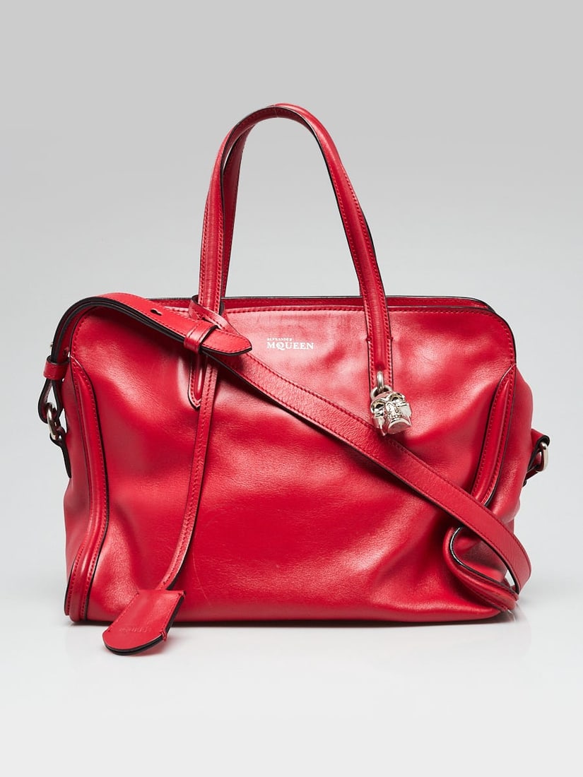 Alexander Mcqueen Red Calfskin Leather Small: Alexander Mcqueen Red Calfskin Leather Small Skull Padlock Zip Tote Bag Overall Condition: Gently used;Exterior Condition: Like new;Interior Condition: Like new;Designer: Alexander McQueen;Material: R