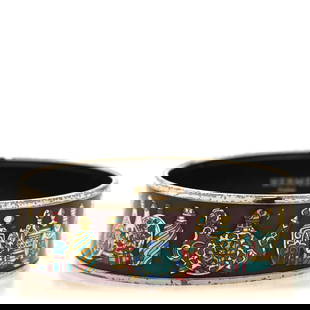 Hermes Enamel Printed Wide Qu Importe: Hermes Enamel Printed Wide Qu Importe Le Falcon Bracelet 65 Brand: HERMES Condition: Shows Wear Condition Details: Hardware: Scratch(es), , Due to grading limitations imposed by mounted