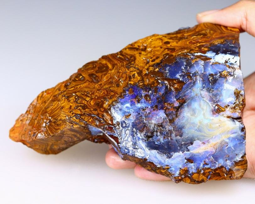 Huge 2850Carats Winton Boulder Opal Rough - 13x9x6cm - Australian Opal Rough: Thousand Planet Auction House Treasure Auction Day, all major kinds of Mineral, you will find in today's auctions. Join us and add our auction into your calendar. Today auction including Artifacts, Mi