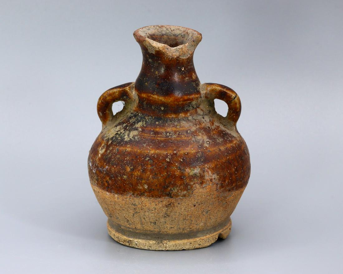 Small Thai Antique Glazed Jar Late Sukhothai Period - Early Ayutthaya Period: Thousand Planet Auction House Treasure Auction Day, all major kinds of Mineral, you will find in today's auctions. Join us and add our auction into your calendar. Today auction including Artifacts, Mi
