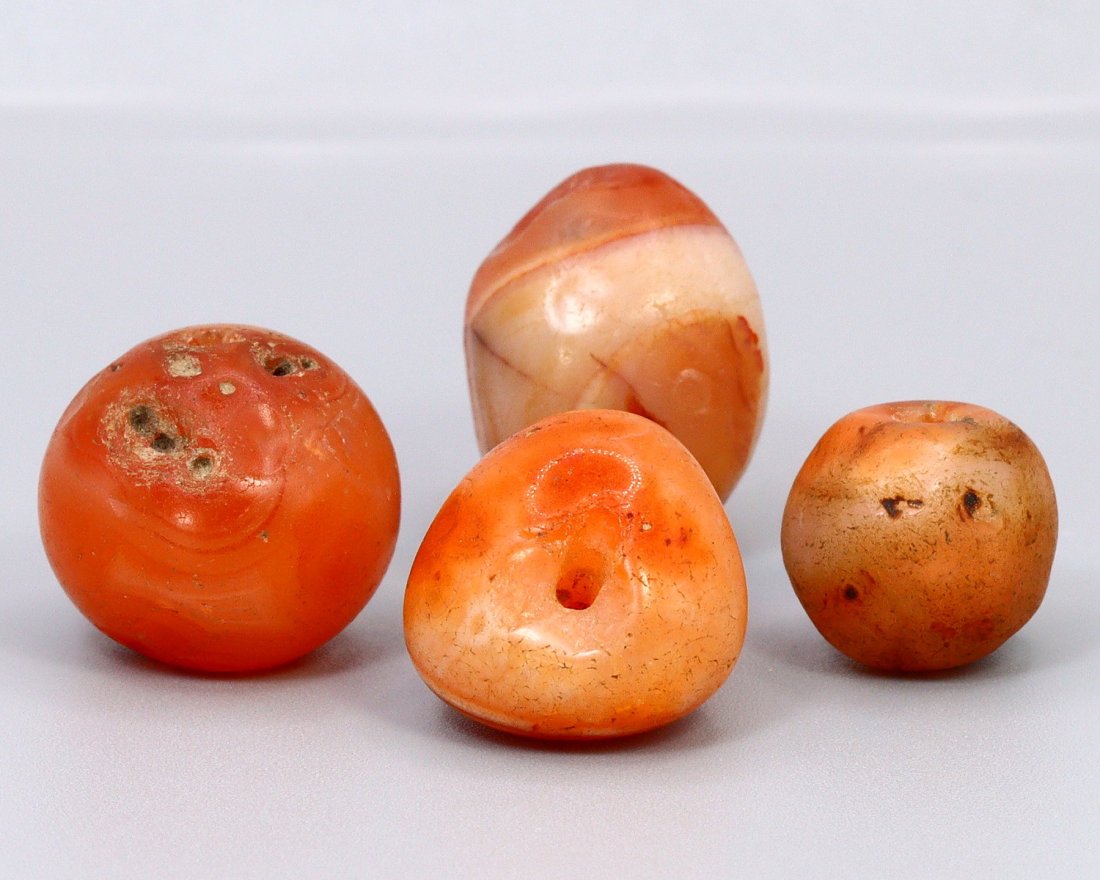 Group of 4 Ancient Indus Valley Period Carnelian Beads 19x16x16mm: Thousand Planet Auction House Treasure Auction Day, all major kinds of Mineral, you will find in today's auctions. Join us and add our auction into your calendar. Today auction including Artifacts, Mi