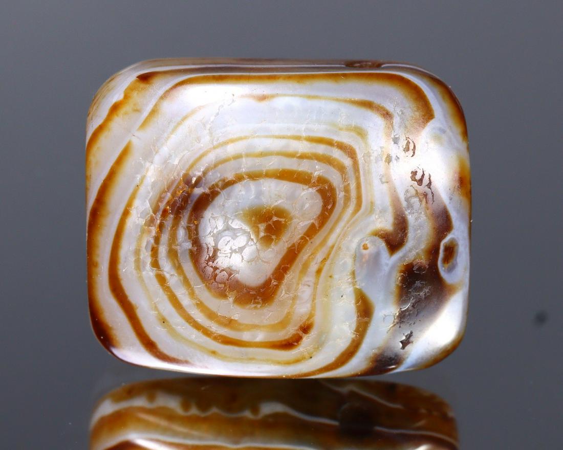 The Gentle Giant Eye Chinese Tibetan Banded Double Eye Agate Dzi Beads (1 of 5)