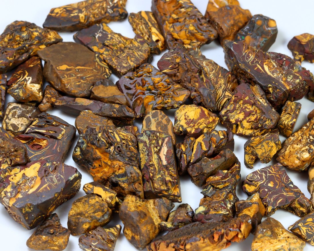 Group of Matrix Pattern Rough from Koroit Mine Queensland Australia 125g 3x1.7x1.1cm: Thousand Planet Auction House Treasure Auction Day, all major kinds of Mineral, you will find in today's auctions. Join us and add our auction into your calendar. Today auction including Artifacts, Mi