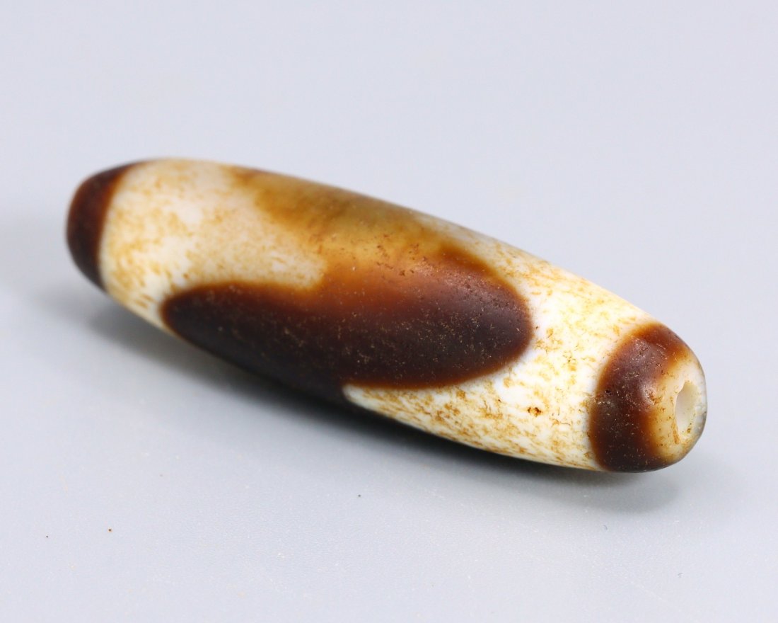 Vintage Himalayan Old Tibetan Tiger Tooth Dzi Bead: Thousand Planet Auction House Treasure Auction Day, all major kinds of Mineral, you will find in today's auctions. Join us and add our auction into your calendar. Today auction including Artifacts, Mi