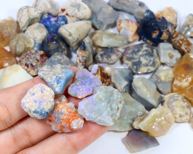 580Ct Australian Lightning Ridge Big Size Big Lot Rough Parcel: Thousand Planet Auction House Treasure Auction Day, all major kinds of Mineral, you will find in today's auctions. Join us and add our auction into your calendar. Today auction including Artifacts, Mi