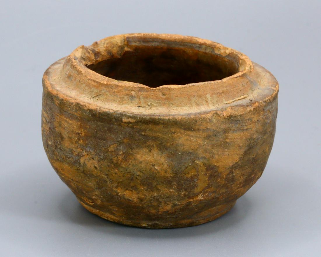 Small Thai Antique Unglazed Pot Late Sukhothai Period - Early Ayutthaya Period: Thousand Planet Auction House Treasure Auction Day, all major kinds of Mineral, you will find in today's auctions. Join us and add our auction into your calendar. Today auction including Artifacts, Mi