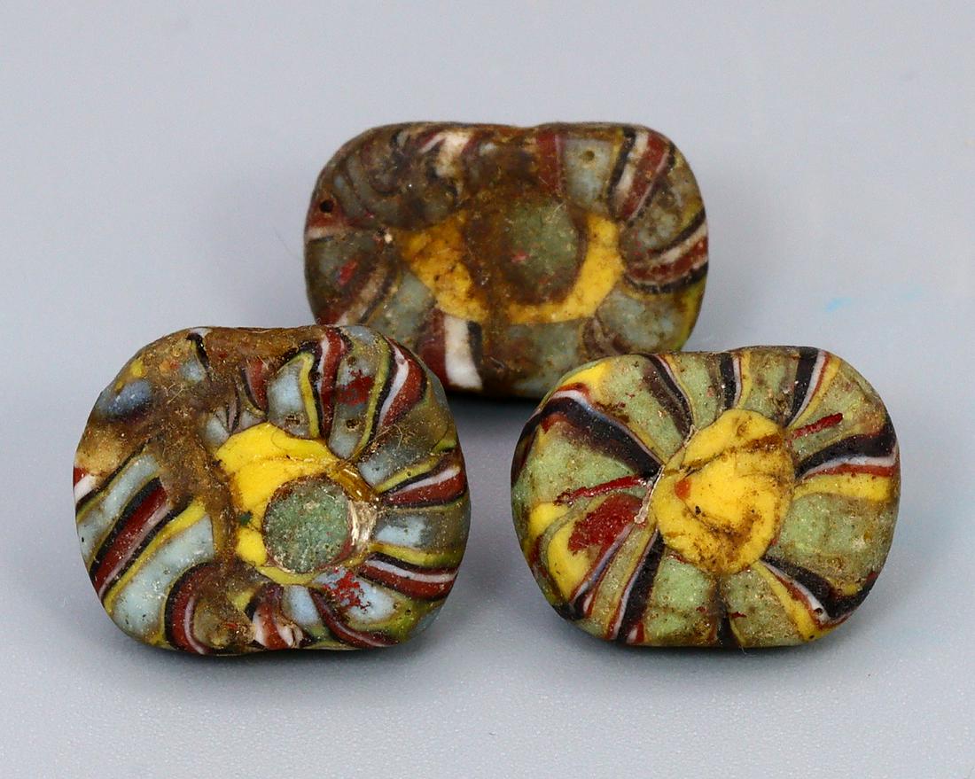 Eyebeads from the Early Classical Islamic Period 800 - 900 AD 16.65Ct 14.1x11.8mm: Thousand Planet Auction House Treasure Auction Day, all major kinds of Mineral, you will find in today's auctions. Join us and add our auction into your calendar. Today auction including Artifacts, Mi
