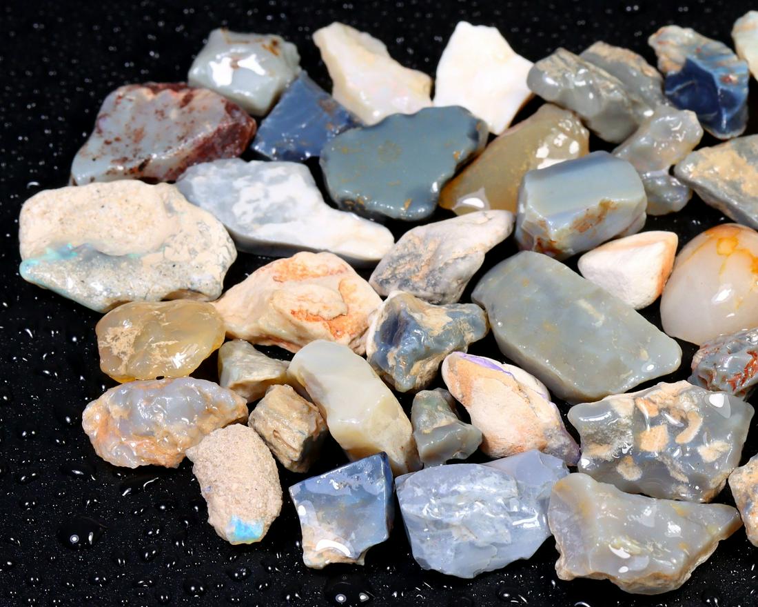 214Ct Group of Australian Lightning Ridge Dark Black Opal Rough: Thousand Planet Auction House Treasure Auction Day, all major kinds of Mineral, you will find in today's auctions. Join us and add our auction into your calendar. Today auction including Artifacts, Mi