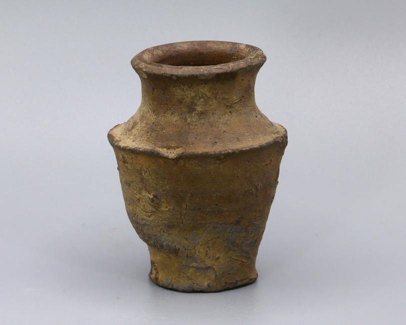 Thai Antique Unglazed Ceramic Jar Late Sukhothai Period - Early Ayutthaya Period: Thai Antique Unglazed Ceramic Jar Late Sukhothai Period - Early Ayutthaya Period Dimension: 2 3/64 inch x 1 37/64 inches Period: Late Sukhothai - Early Ayutthaya Period