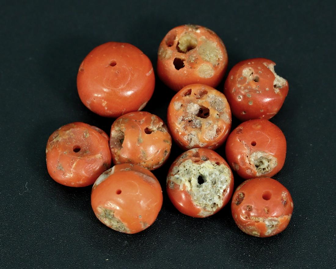 Collection of Old Himalayan Tibetan Antique Red Coral Bead: Collection of Old Himalayan Tibetan Antique Red Coral Bead Dimension: 9x9x7mm Findspot: Tibet Provenance: Acquired in year 2016 from Tibetan Antique Gallery in China