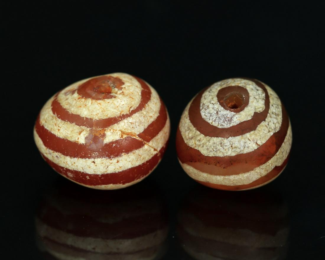 Two Antique Himalayan Tibetan Etched 5 Stripes Cat's Eye dZi Beads Asian Art Collection (1 of 3)