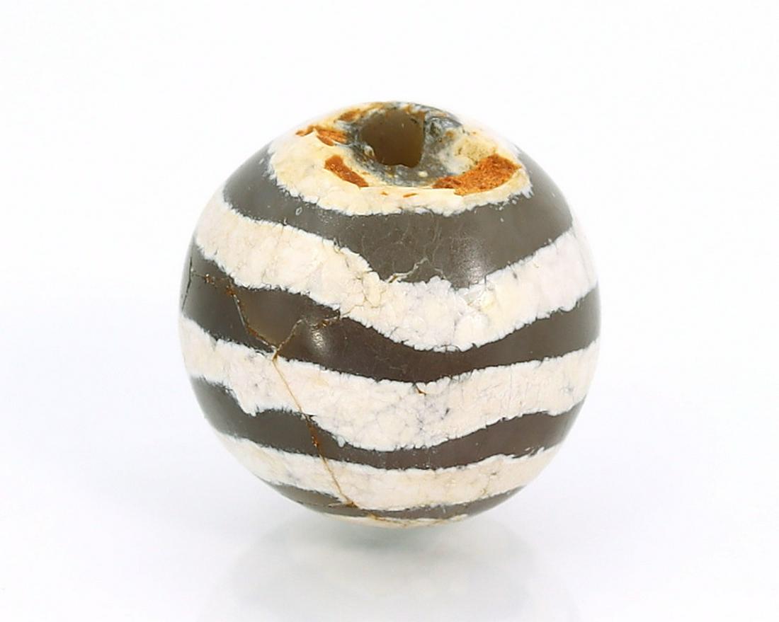 An Antique Himalayan Tibetan Etched 5 Stripes Cat's Eye dZi Bead Asian Art Coll: Dimension: 9.7x9.3mm New - Produced within the last 20 years Vintage - Over 20 years of age but less than 100 years of age Antique - Over 100 years of age but less than 500 years of age Ancient - Over